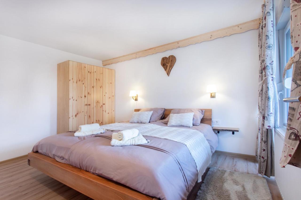 Honey Apartments Zirovnica Eksteriør bilde