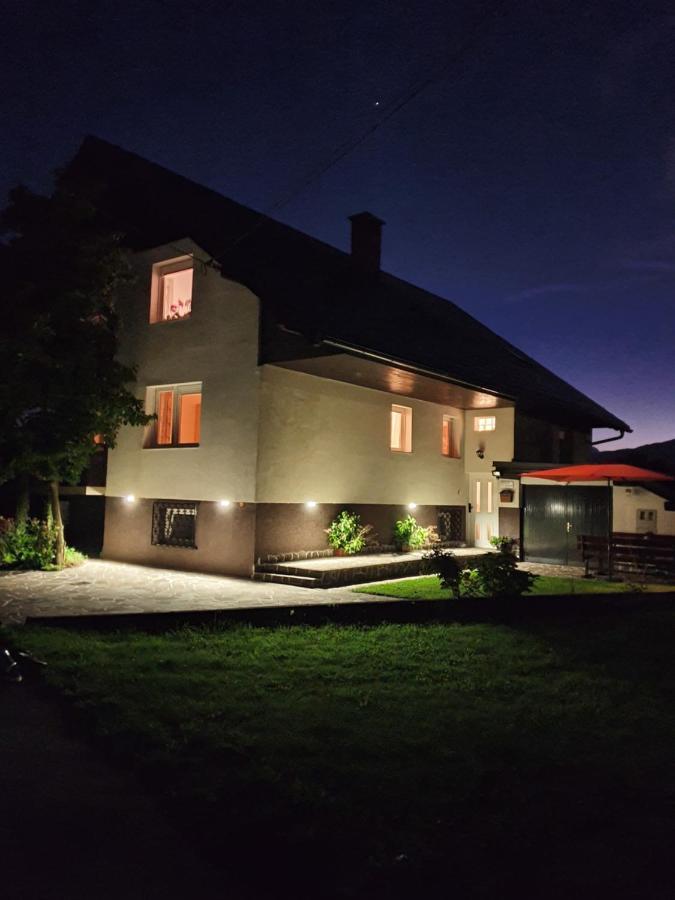 Honey Apartments Zirovnica Eksteriør bilde