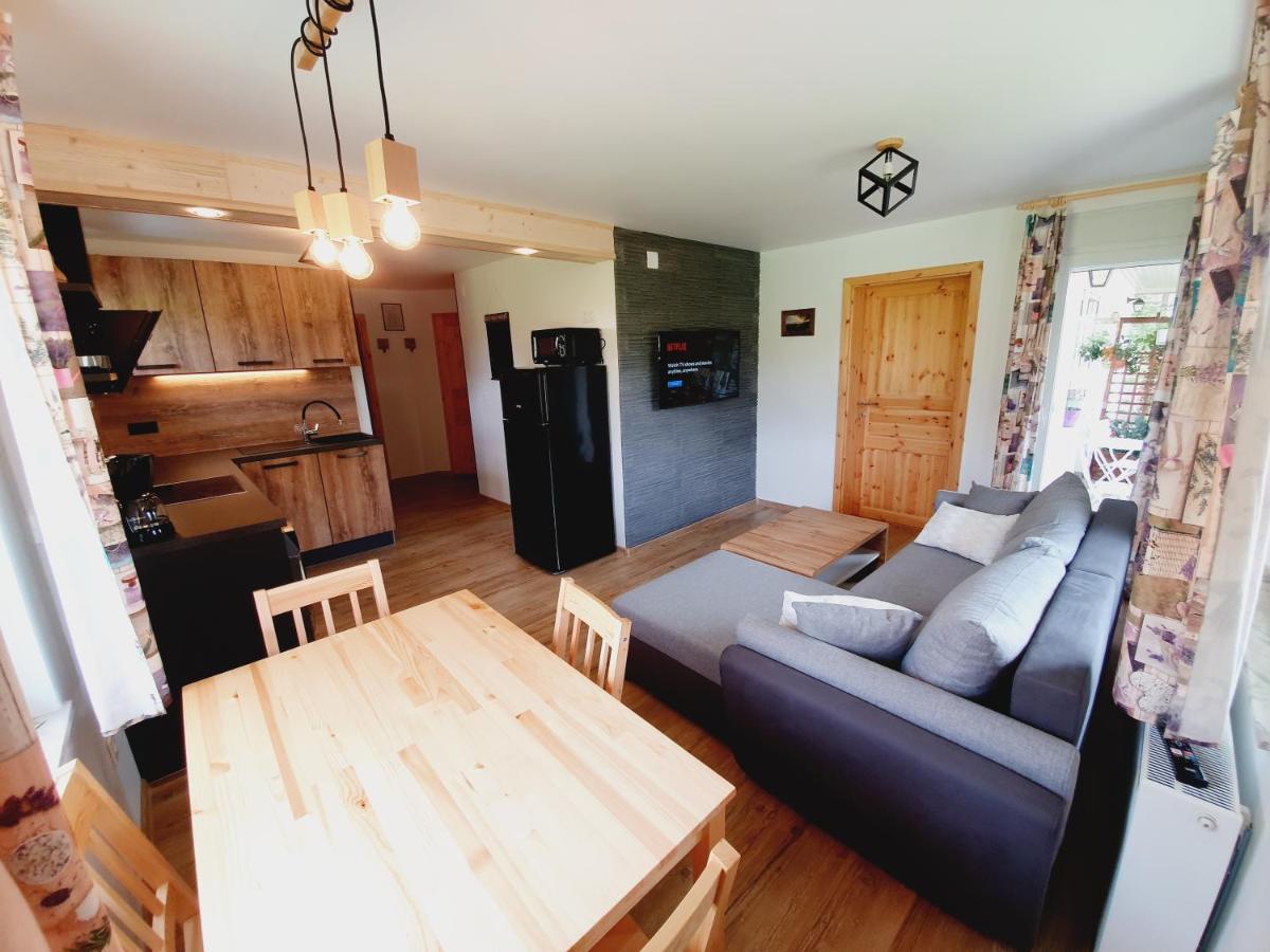 Honey Apartments Zirovnica Eksteriør bilde