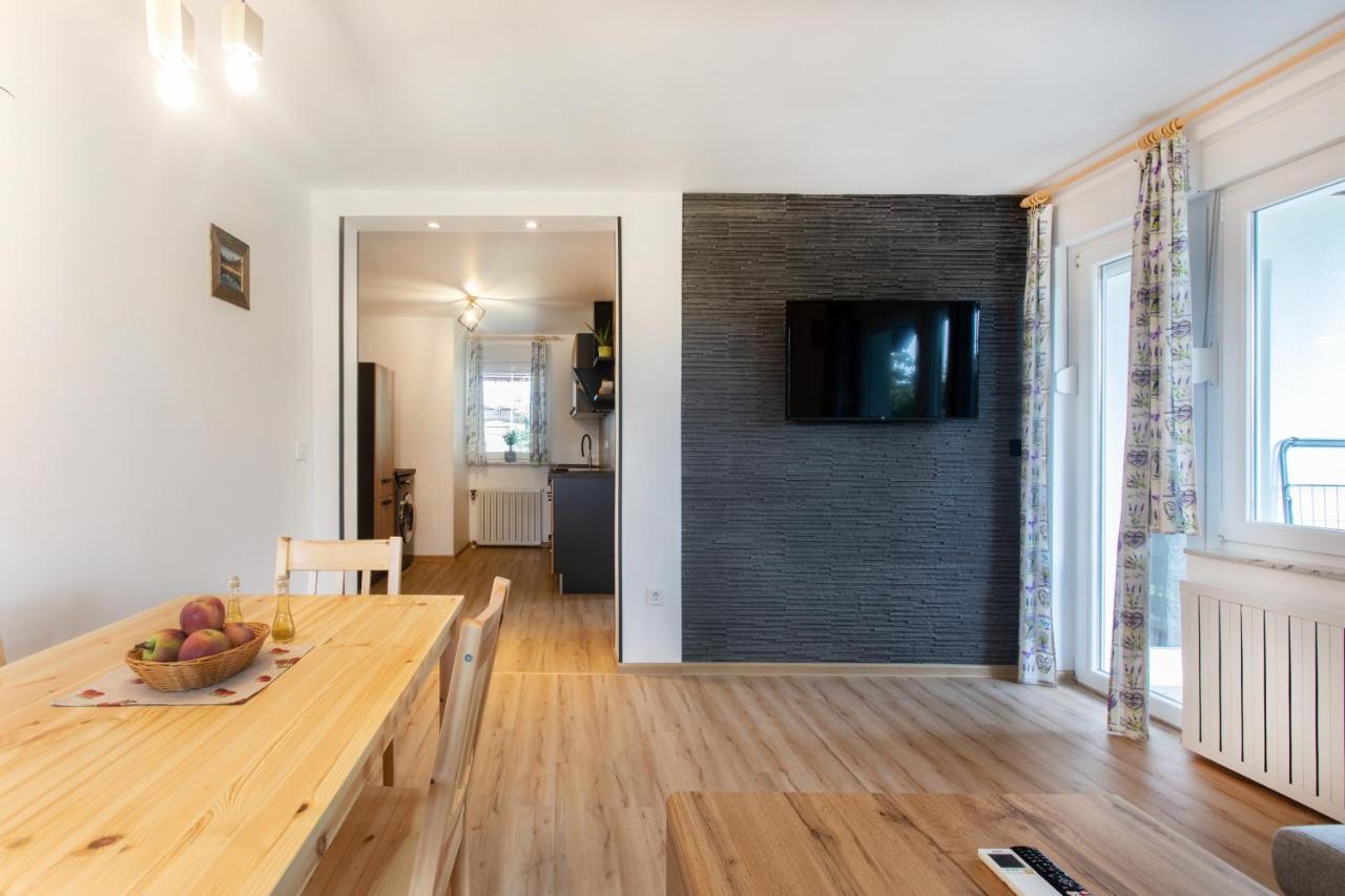 Honey Apartments Zirovnica Eksteriør bilde