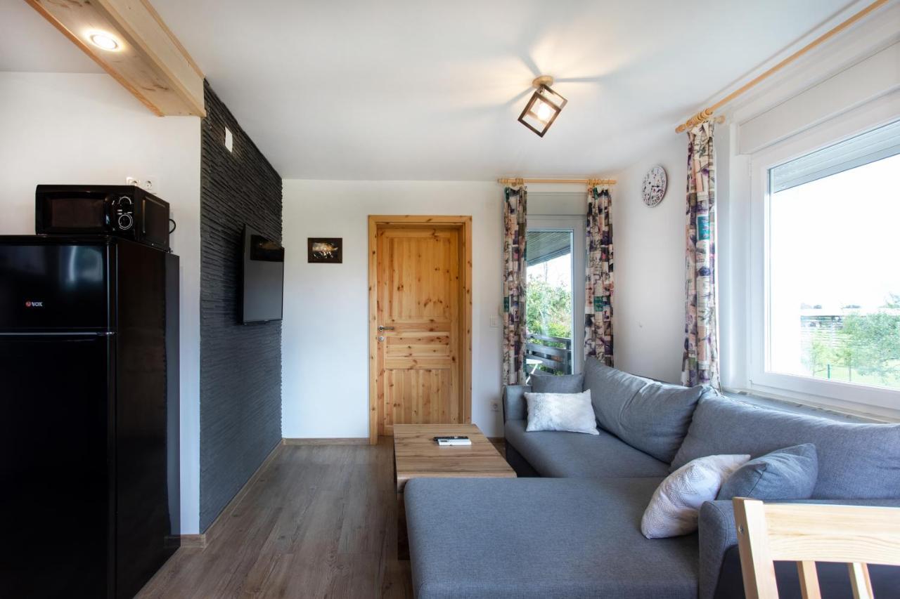 Honey Apartments Zirovnica Eksteriør bilde
